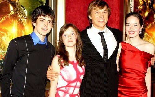  Narnia Cast - Peter, Susan, Edmund and Lucy