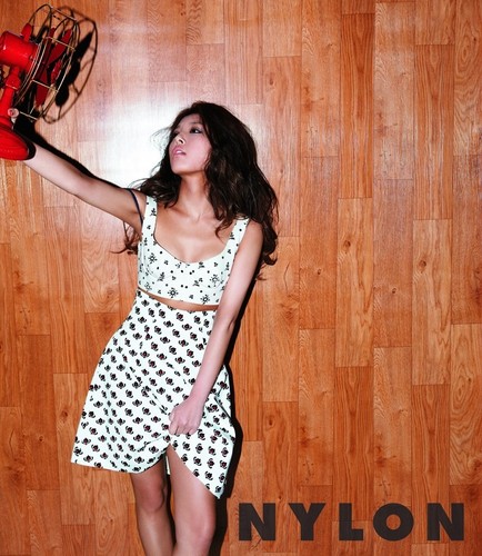  Nylon' magazine