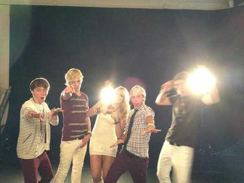  R5 at their photoshoot
