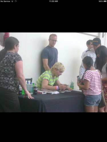  Ross at Westfield South kust-, oever mall