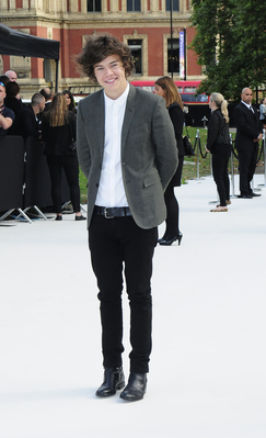  SEP 17TH - HARRY AT burberry LFW S/S 2013 WOMENSWEAR onyesha