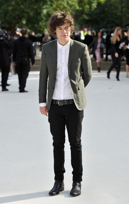  SEP 17TH - HARRY AT burberry LFW S/S 2013 WOMENSWEAR onyesha