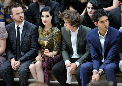  SEP 17TH - HARRY AT burberry LFW S/S 2013 WOMENSWEAR montrer