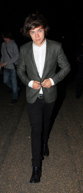  SEP 17TH - HARRY LEAVING THE FUTURE CONTEMPORARIES PARTY