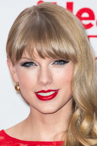  Taylor cepat, swift at the 2012 iHeartRadio musik Festival - hari 2 - Press Room