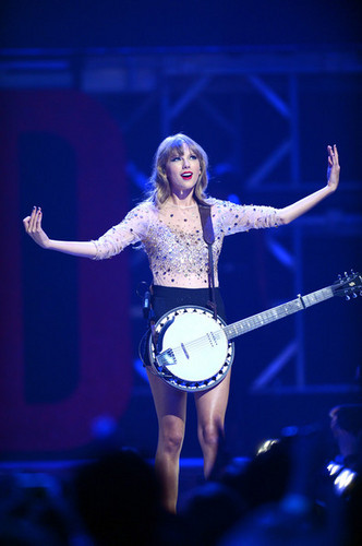  Taylor быстрый, стремительный, свифт at the 2012 iHeartRadio Музыка Festival - день 2 - Показать