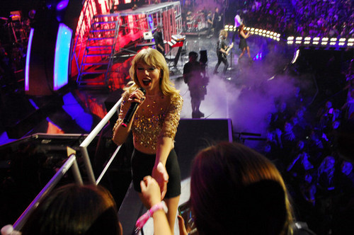  Taylor 빠른, 스위프트 at the 2012 iHeartRadio 음악 Festival - 일 2 - Show