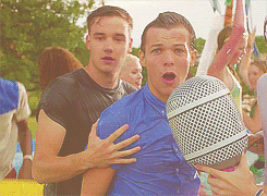  lilo in live while we’re young