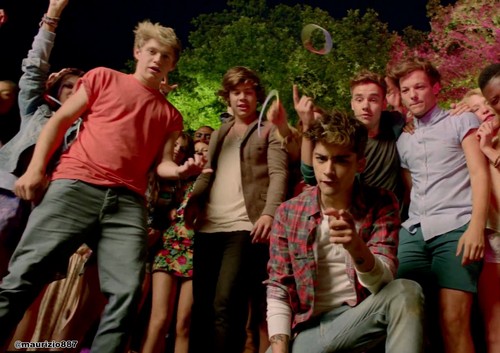  one direction,While We're Young 2012