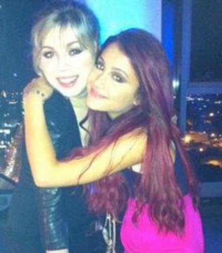  Ariana Grande and Jennette McCurdy