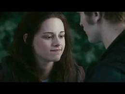  Edward and Bella in l’amour