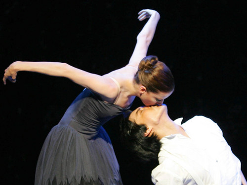 Kissing: ballet style