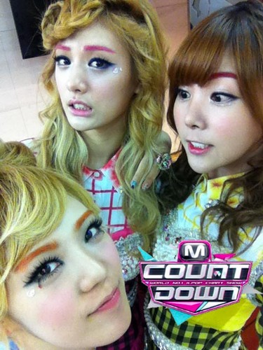  Korean girl band oranje Caramel's makeup
