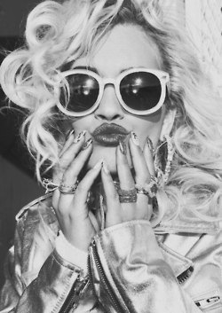  Rita Ora tagahanga Art