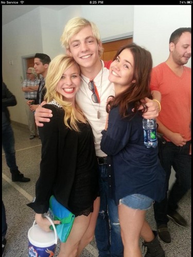  Ross with fãs