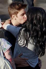  justin bieber and selena gomez loving each other