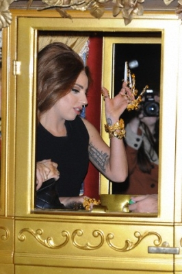  FAME Launch at Harrods in London, UK (October 7th) [Arrival]