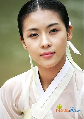  Ha Ji Won