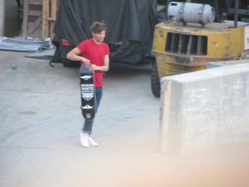  Louis skate boarding