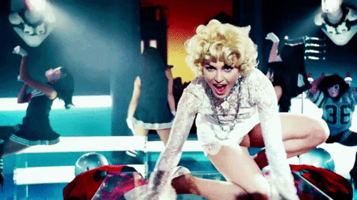  Madonna in ‘Give Me All Your Luvin'’ Muzik video