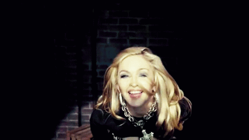  Madonna in ‘Give Me All Your Luvin'’ muziki video