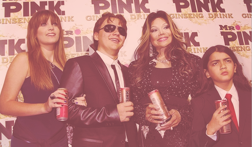  Paris Jackson, Prince Jackson, Latoya Jackson and Blanket Jackson at Mr berwarna merah muda, merah muda Drink Launch Party