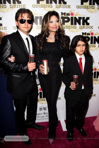  Prince Jackson, Latoya Jackson and Blanket Jackson at Mr розовый Drink Launch Party