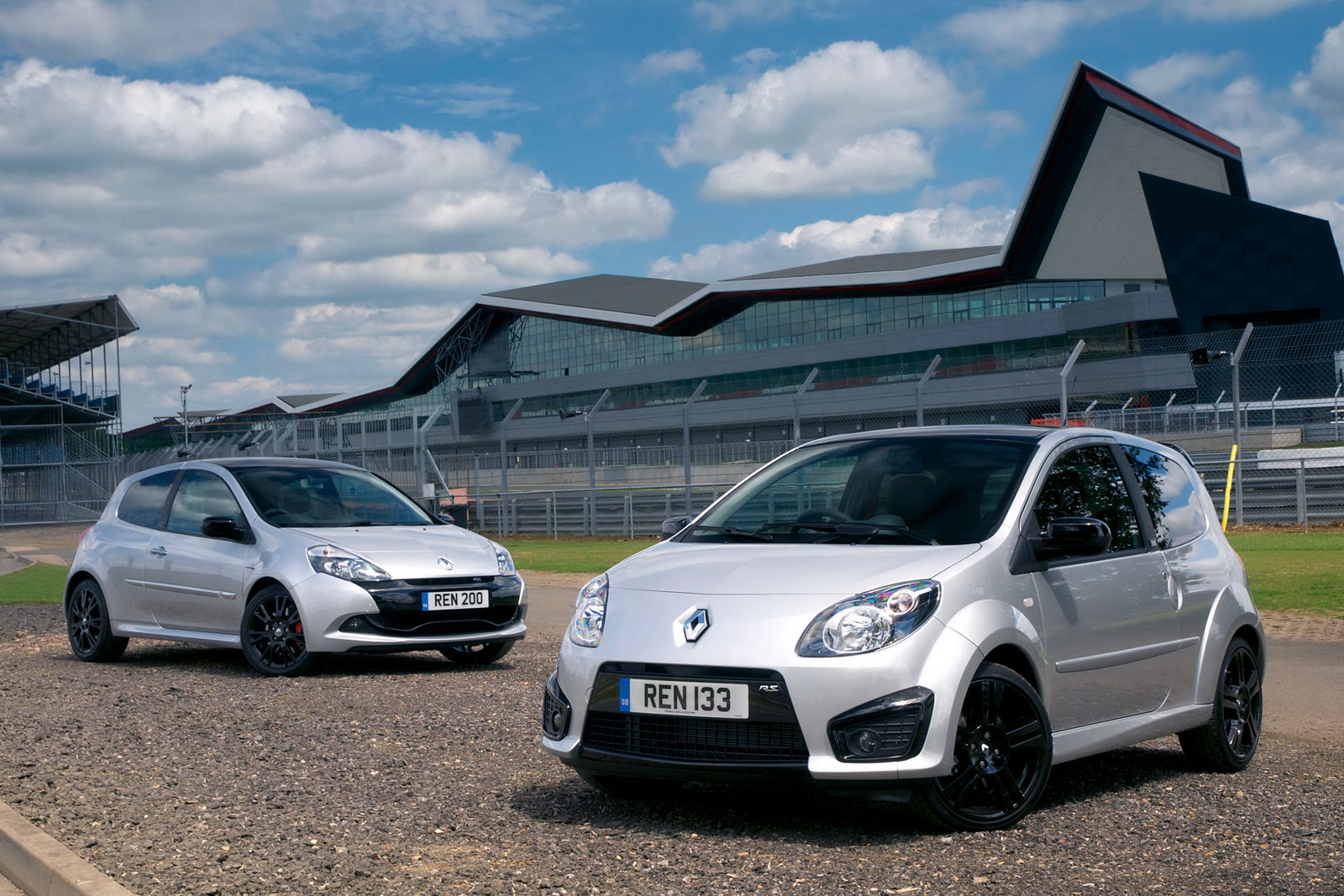RENAULT TWINGO RS 133 AND CLIO RS 200