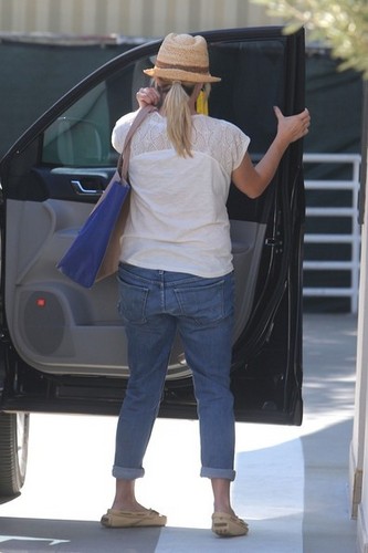  Reese Witherspoon Out in LA