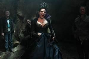  Regina Mills/Evil Queen