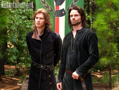  The Vampire Diaries 4x04 First Look 12th Century Klaus & Elijah in Itlay - HD