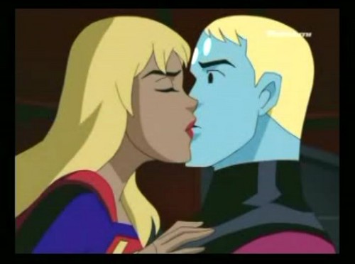 justice league kiss