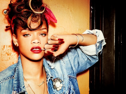  Rihanna talk that talk promo pic