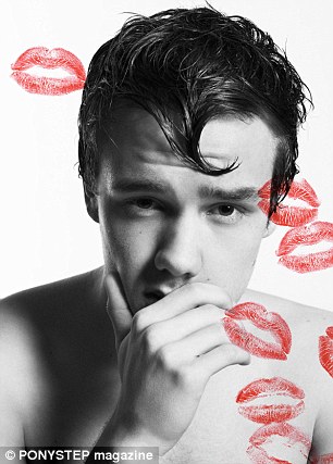  wow ..1D new photoshoot.. showered with kisses and taking pix with their ファン <3