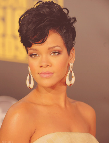  Beautiful Rihanna!!!!! :) ;)