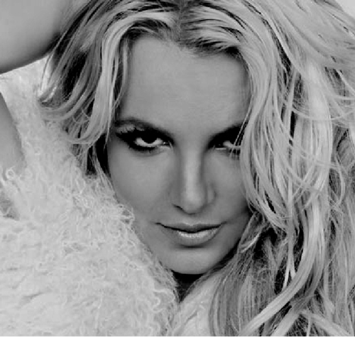  Britney Spears + Femme Fatale