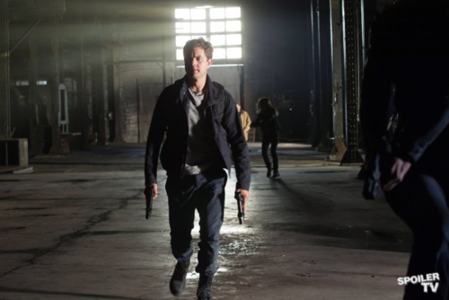 Fringe - Episode 5.04 - The Bullet That Saved The World - Promotional picha