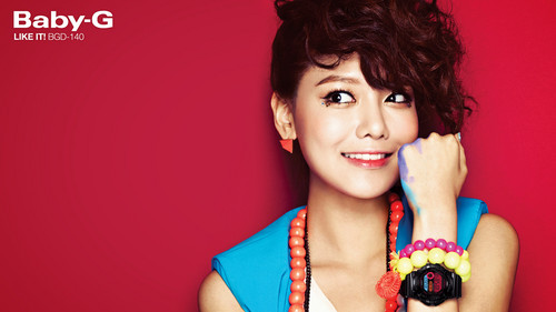  Girls' Generation Sooyoung "Casio's Baby G"