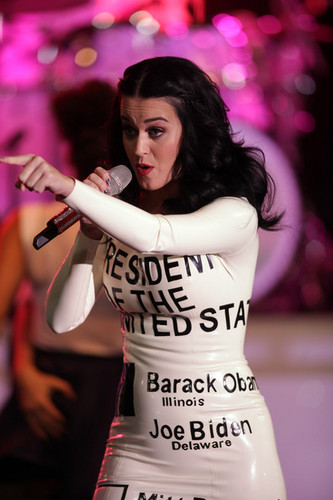  Katy Perry performs - campaign rally for Barack Obama, 24 oct 2012