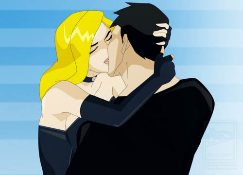 Superboy and Black Canary KISS