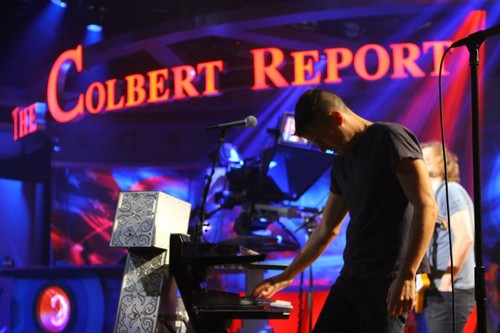  The Killers live on The Colbert lapor