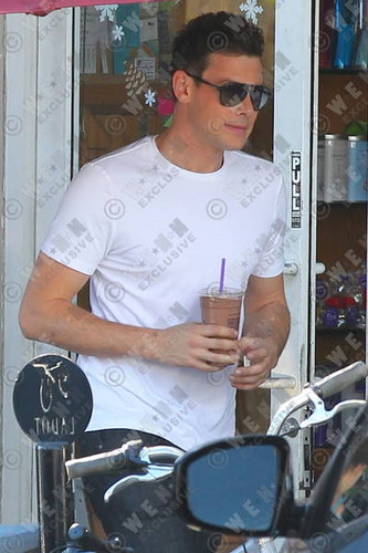 Cory Monteith Exits The Coffee Beans And Tea Leaf Cafe In Los Angeles - November 5, 2012