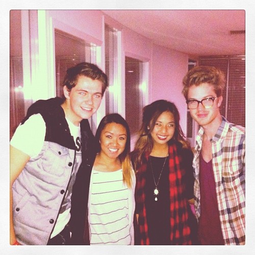  Damian with fans at musique Speaks