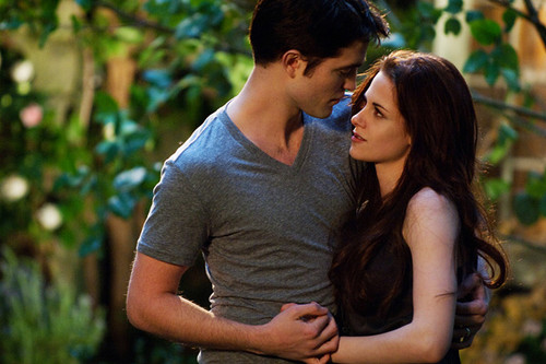  Edward and Bella <3