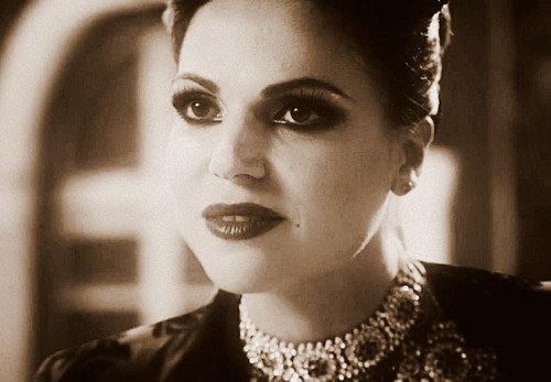  Evil Queen/Regina Mills