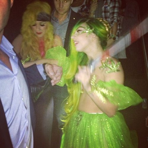  Gaga at a 万圣节前夕 party in Puerto Rico