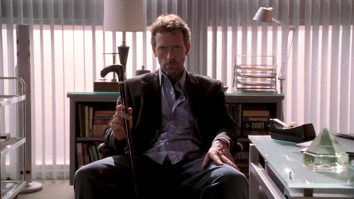  Hugh laurie-House MD