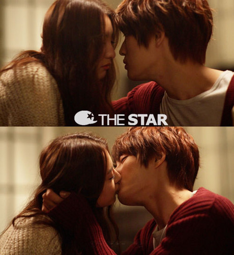  Kim Ji Won ciuman scene with JYJ Jaejoong