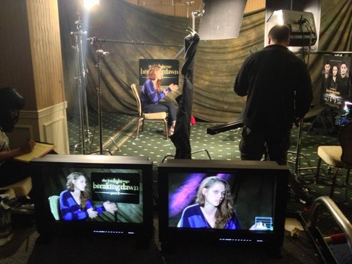  Kristen talks to Yahoo sinema during "The Twilight Saga: Breaking Dawn, Part 2 " promotion.