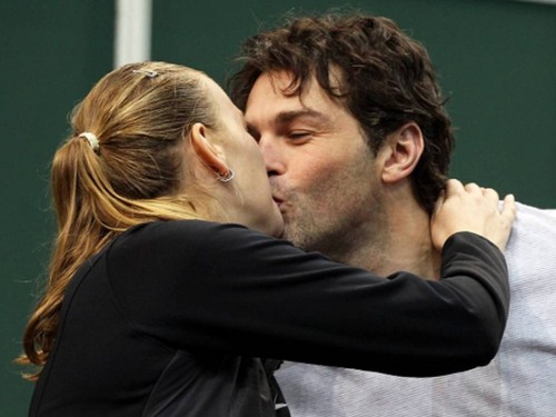  Kvitova kiss with Jagr !